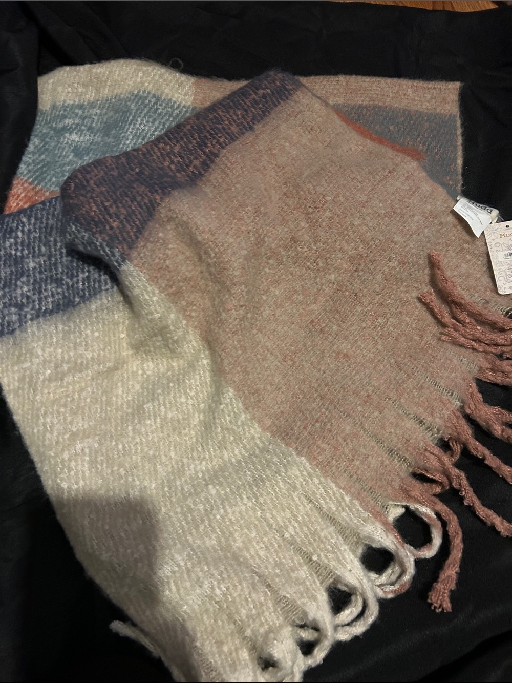 Mudd Multicolor Fringe Throw - Pink, Cream, Blue
